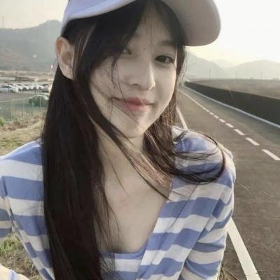 这名男子，捡到了人鱼。